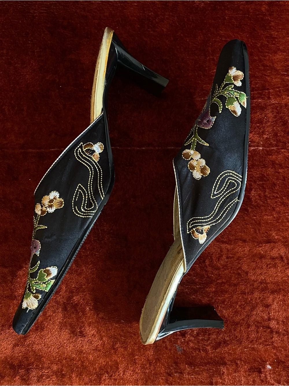 Black Embroidered Floral Pointed-Toe Slip-On Heels